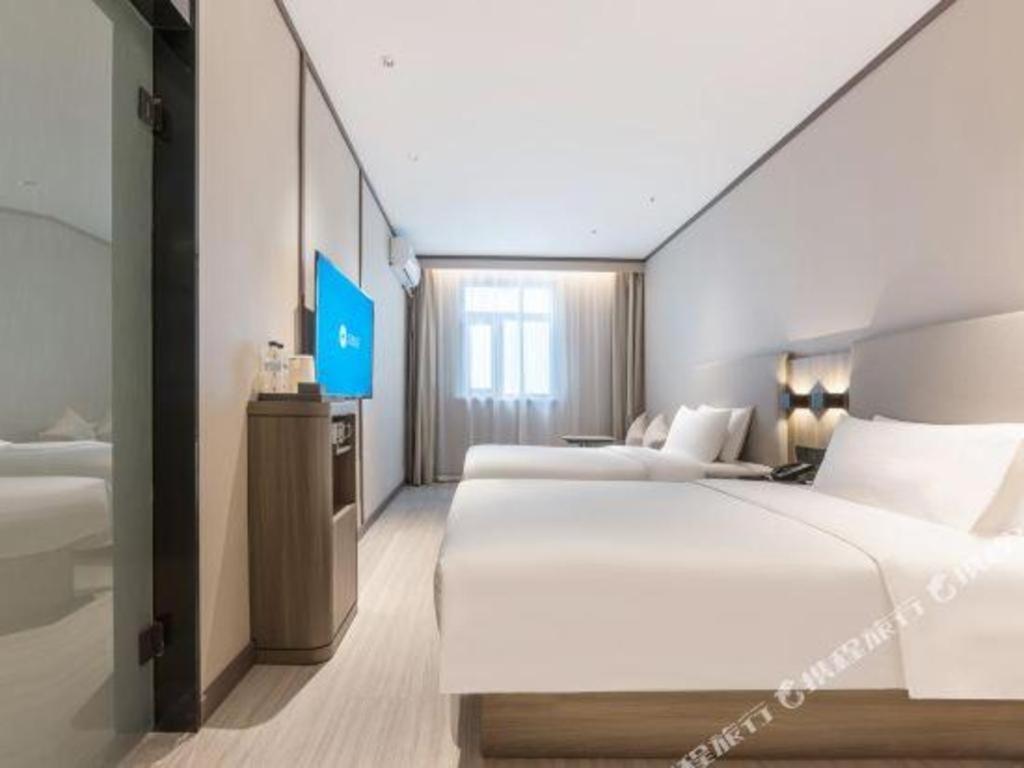Hanting Sichuan North Road Dongbaoxing Road Metro Station Hotel Shanghai