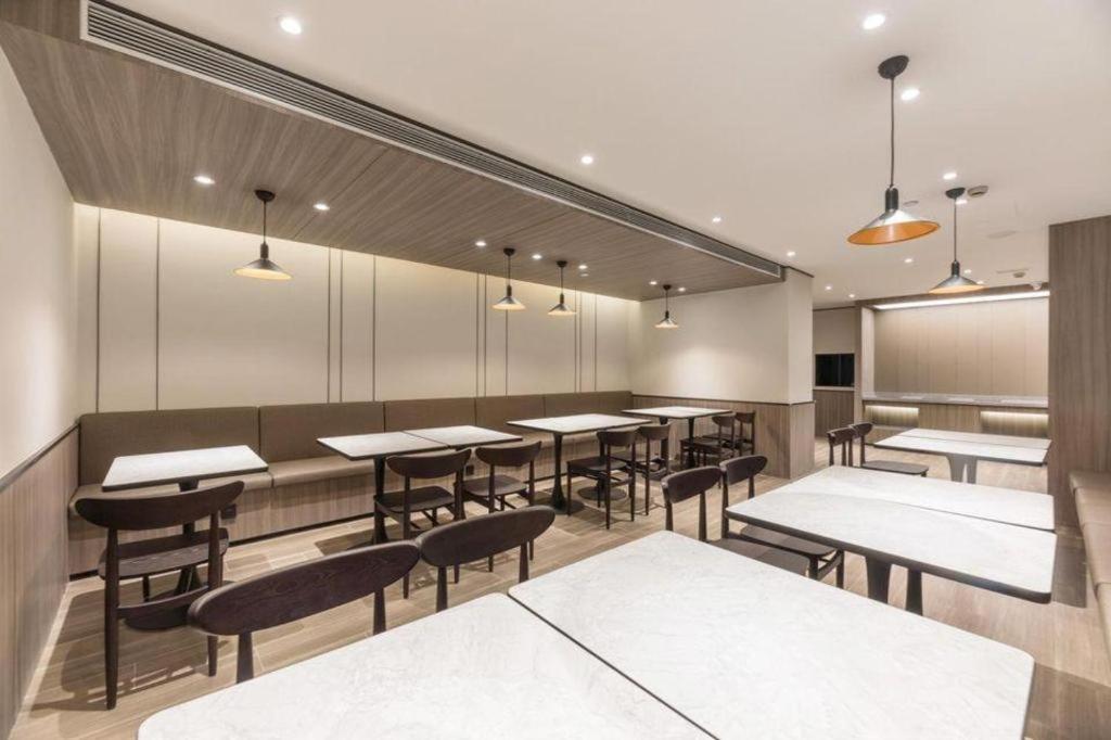 Hotel Hanting Sichuan North Road Dongbaoxing Road Metro Station 2*