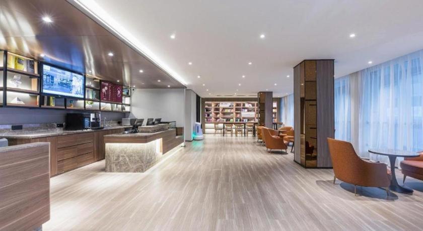 Hotel Hanting Sichuan North Road Dongbaoxing Road Metro Station 2*